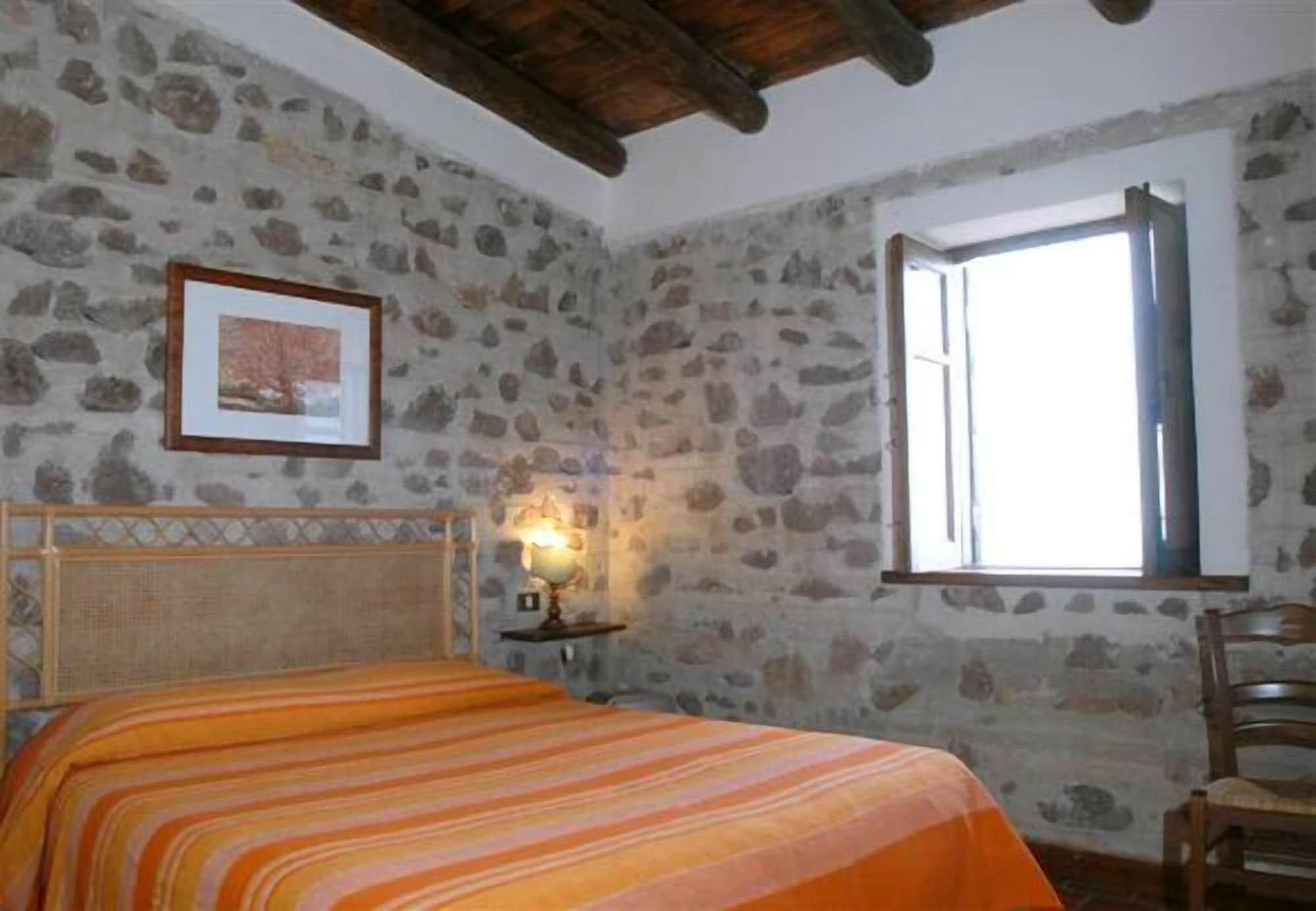 Agriturismo Santa Margherita Gioiosa Marea Exterior photo